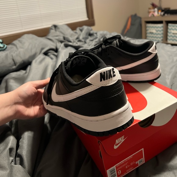 NWT black panda dunks